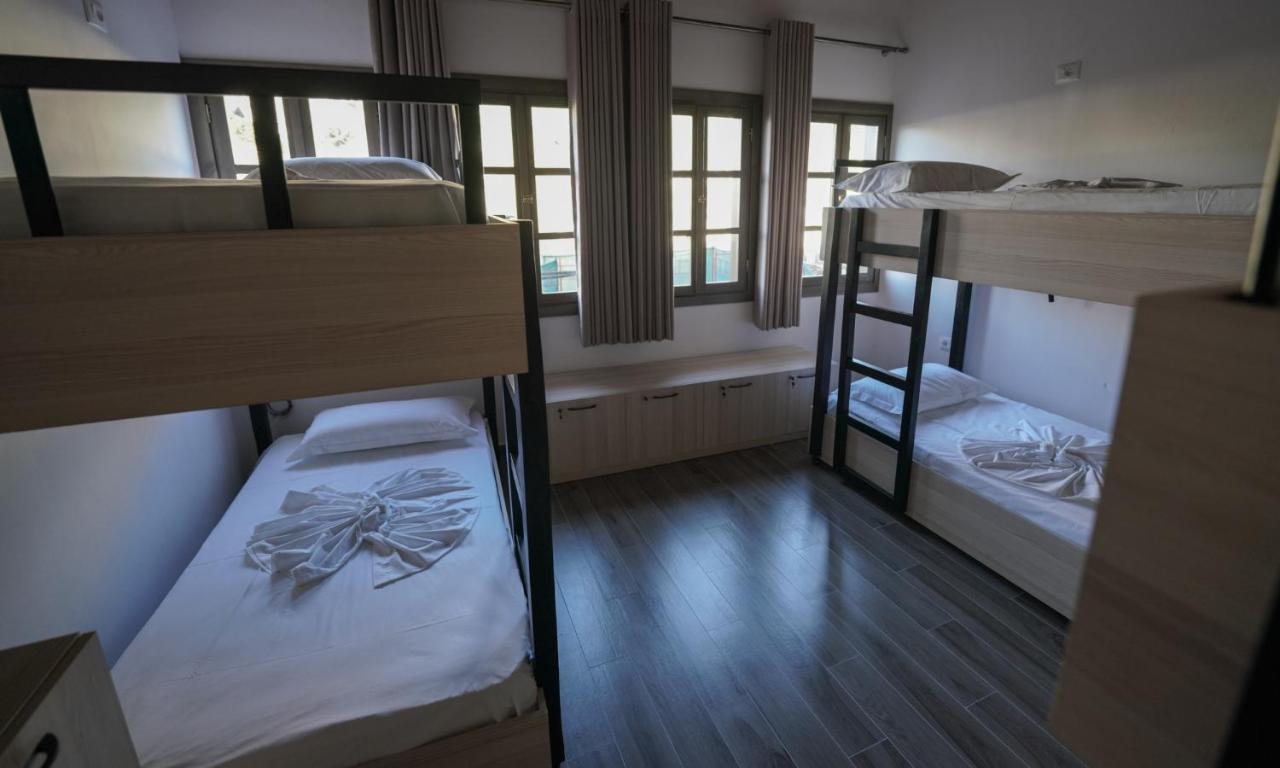Helin'S Hostel By Backpackers Berat Eksteriør bilde