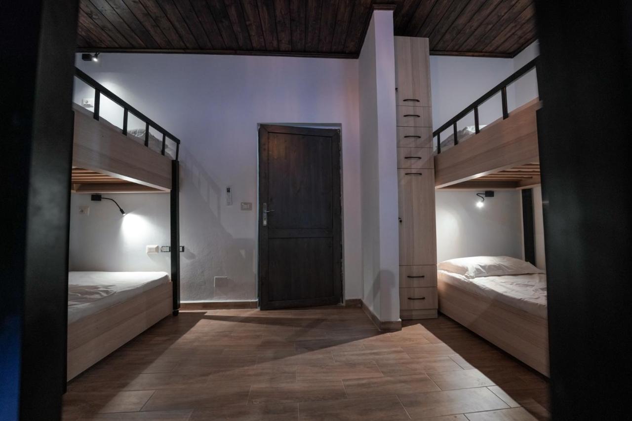 Helin'S Hostel By Backpackers Berat Eksteriør bilde