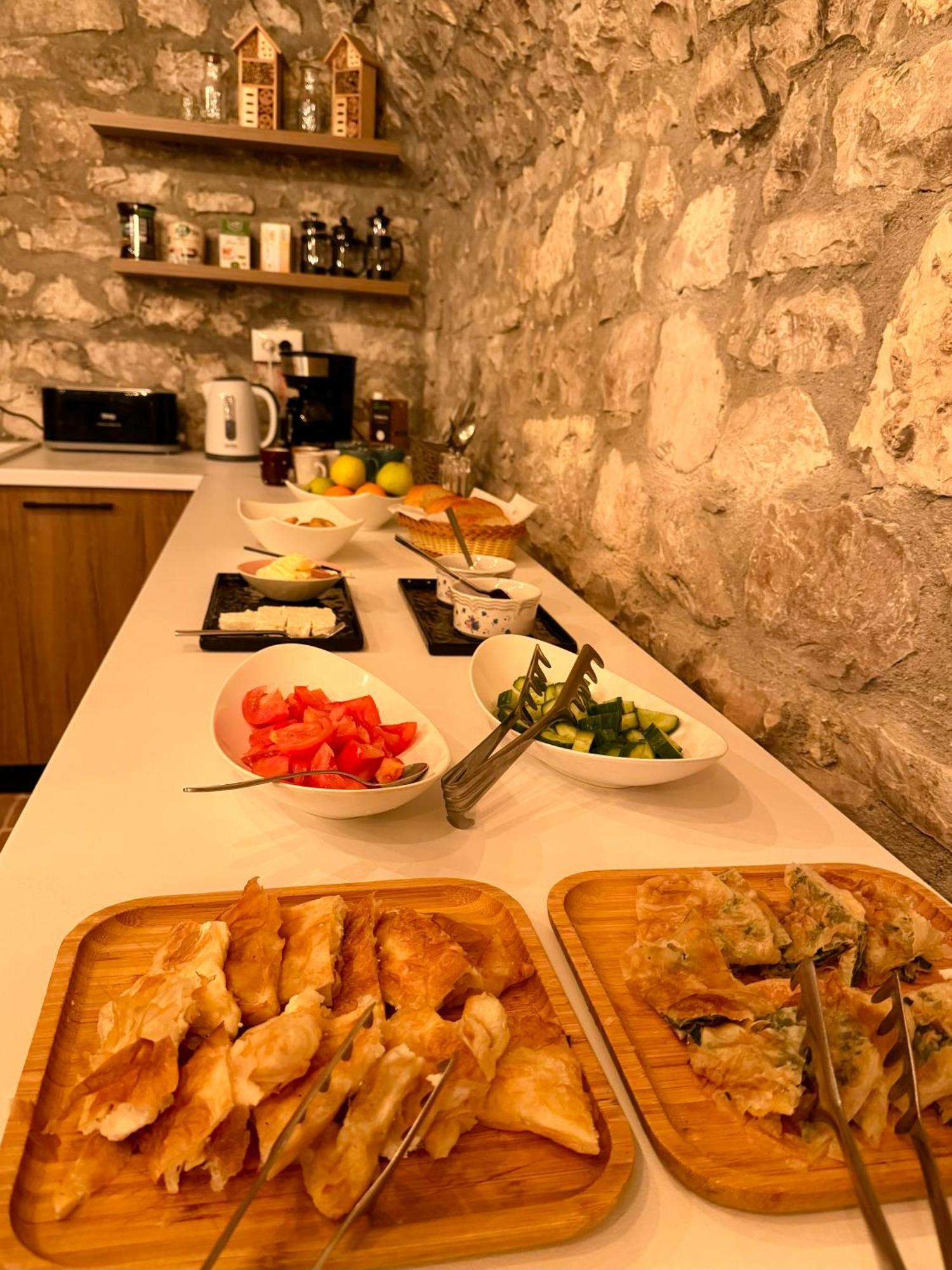 Helin'S Hostel By Backpackers Berat Eksteriør bilde